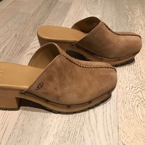UGG Judi Suede Clogs Size 9